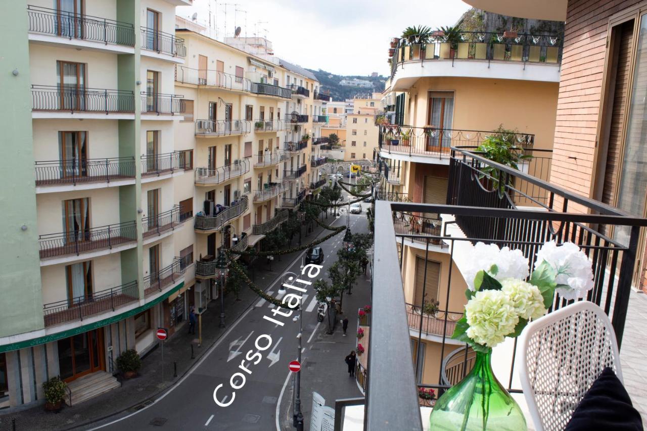 Casa Derosa In Sorrento Centro Exterior foto